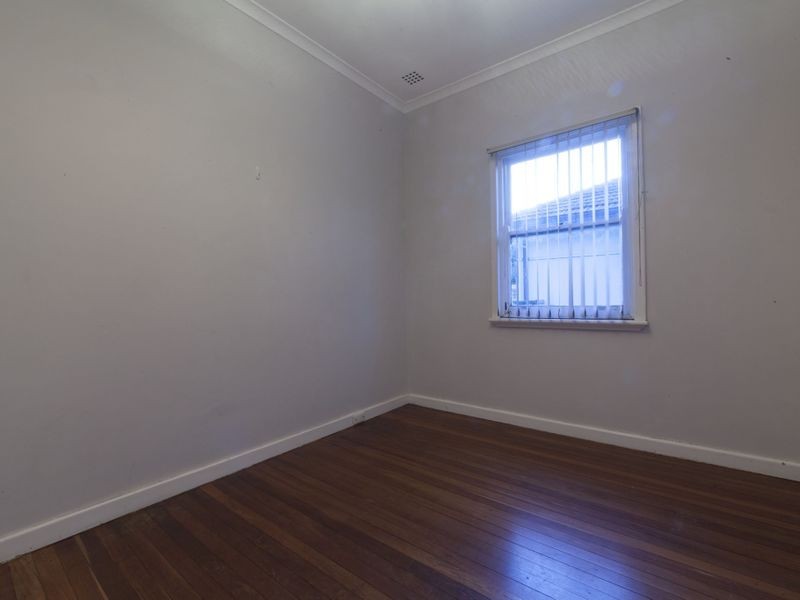 20 Grover Way, Medina WA 6167