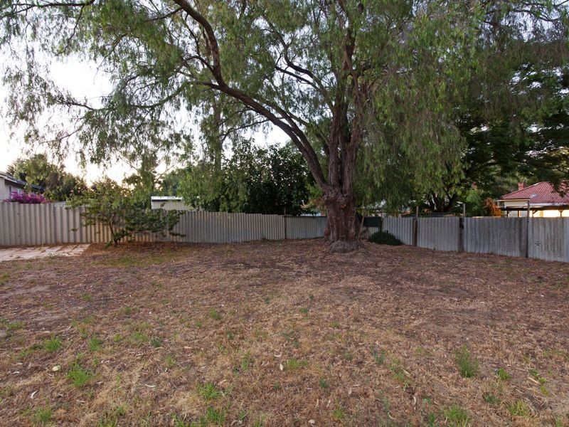 20 Grover Way, Medina WA 6167