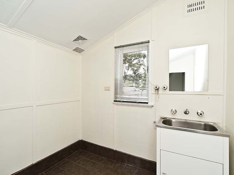 30 Munday Way, Medina WA 6167