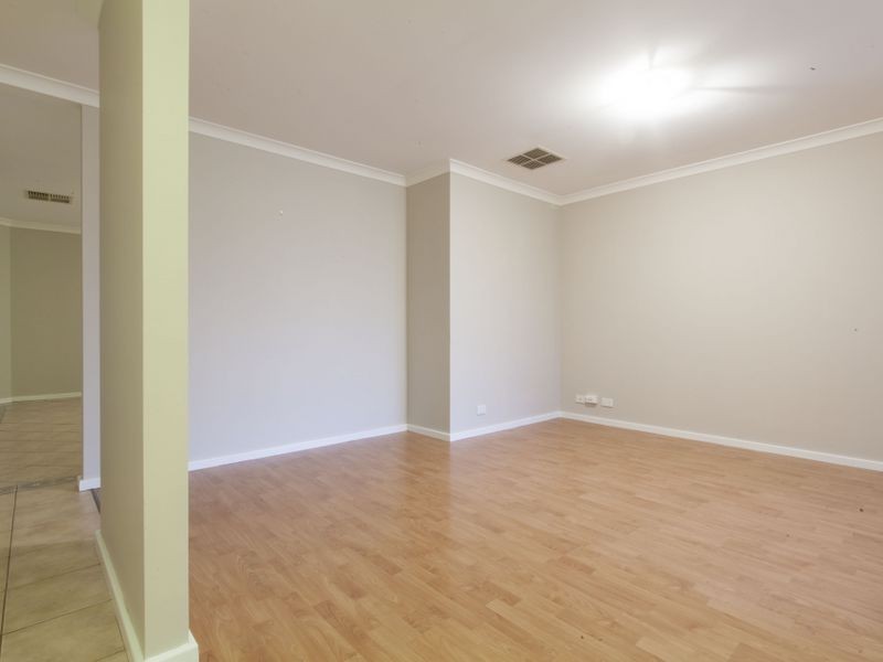 6 Cawdor Lane, Orelia WA 6167