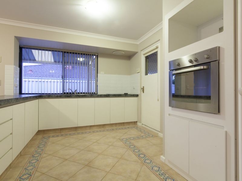 6 Cawdor Lane, Orelia WA 6167