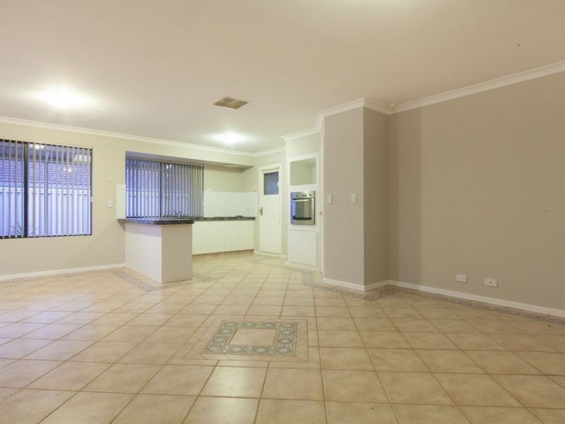 6 Cawdor Lane, Orelia WA 6167