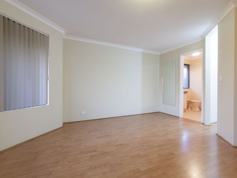 6 Cawdor Lane, Orelia WA 6167