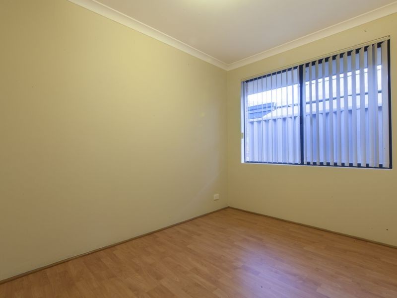 6 Cawdor Lane, Orelia WA 6167