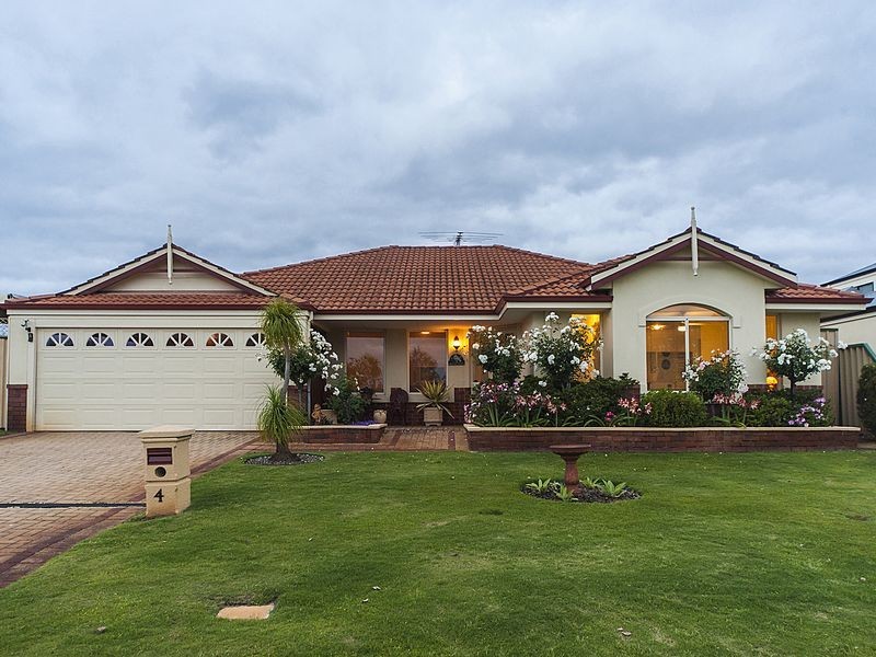 4 Chipperton Road, Bertram WA 6167