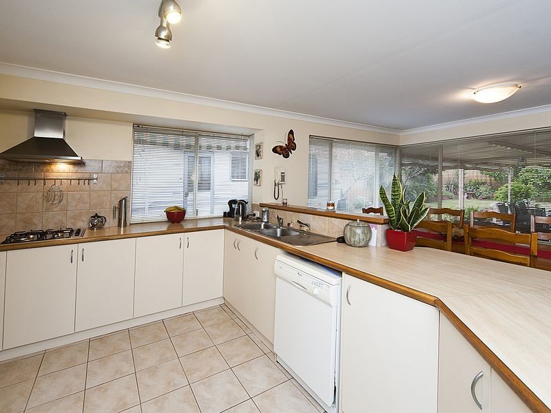 4 Chipperton Road, Bertram WA 6167