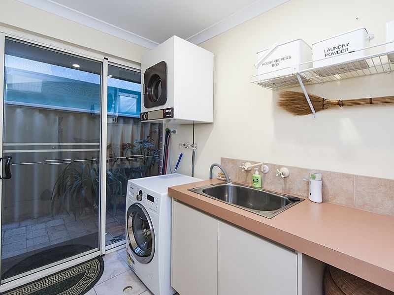 4 Chipperton Road, Bertram WA 6167