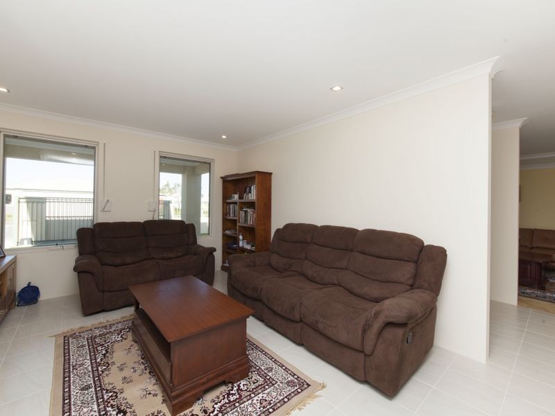 5 Fenians Pass, South Yunderup WA 6208