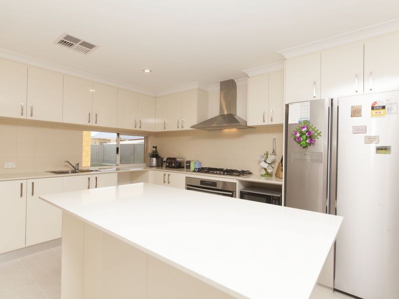 5 Fenians Pass, South Yunderup WA 6208