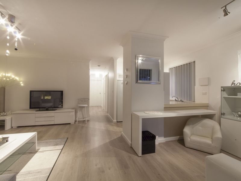 17/98 Simpson Avenue, Rockingham WA 6168