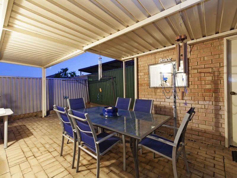 17/98 Simpson Avenue, Rockingham WA 6168