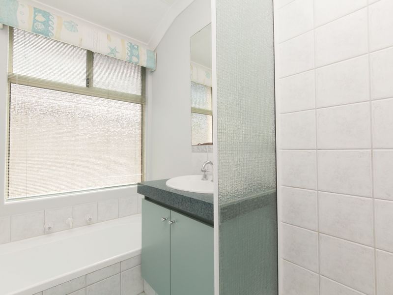 14 Stipling Gardens, Leda WA 6170