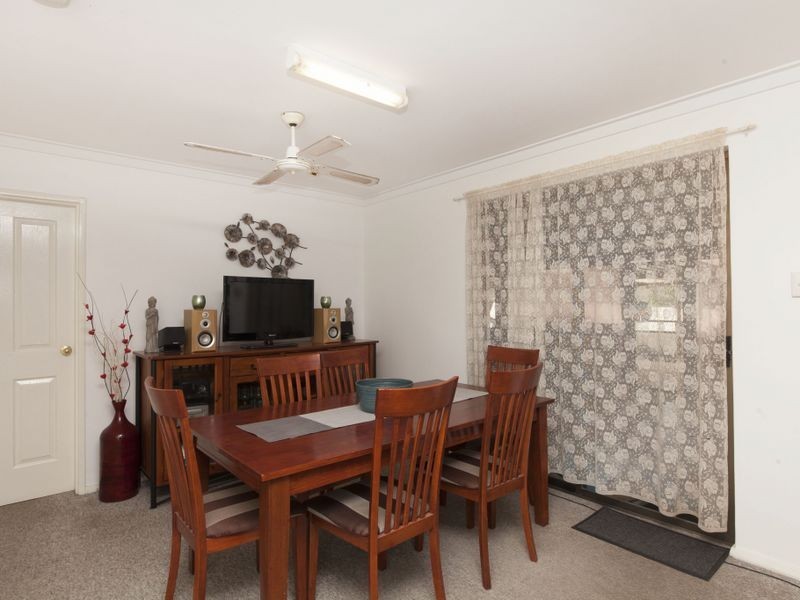 24 Gamblin Way, Parmelia WA 6167