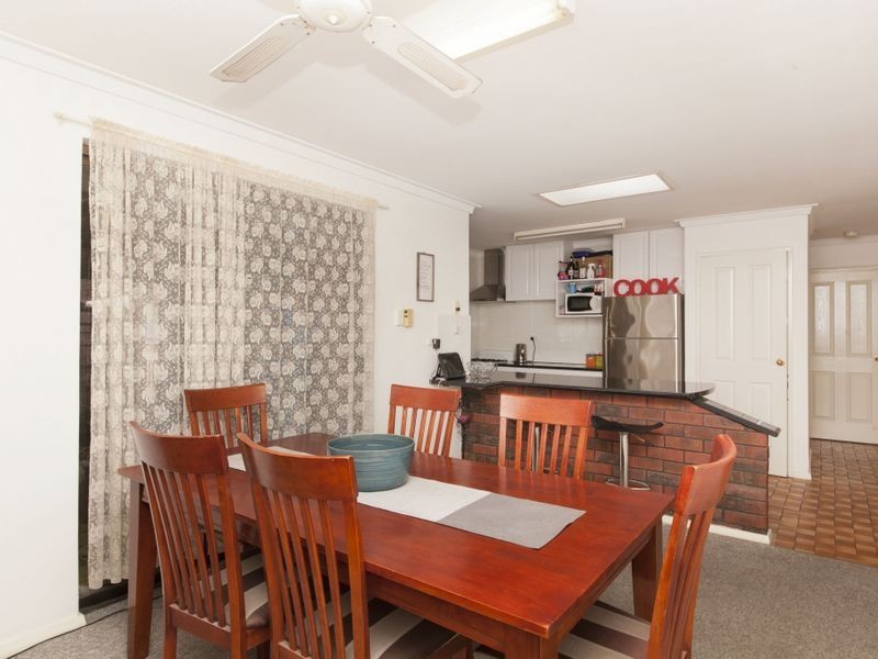 24 Gamblin Way, Parmelia WA 6167
