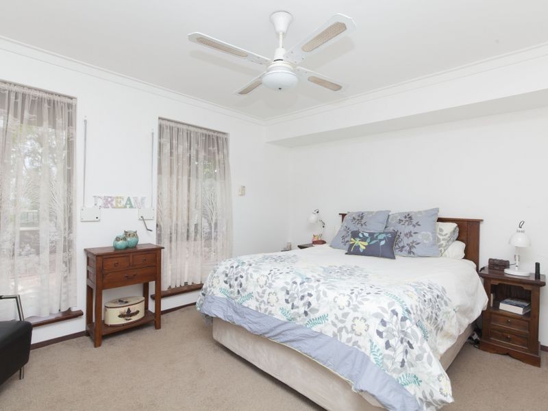 24 Gamblin Way, Parmelia WA 6167