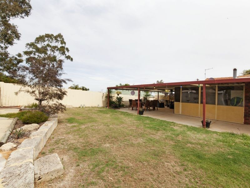 24 Gamblin Way, Parmelia WA 6167