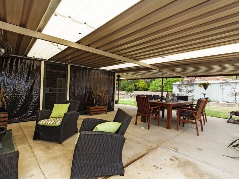 24 Gamblin Way, Parmelia WA 6167