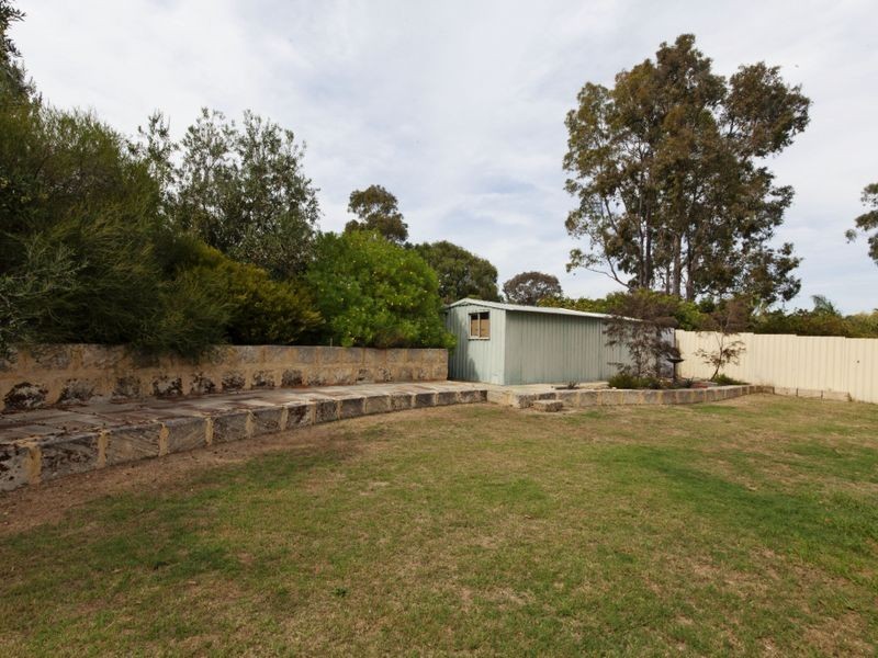 24 Gamblin Way, Parmelia WA 6167