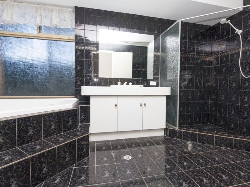 20 Edwards Street, Leda WA 6170