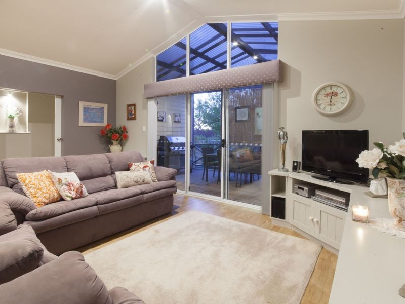 54 Clint Way, Calista WA 6167