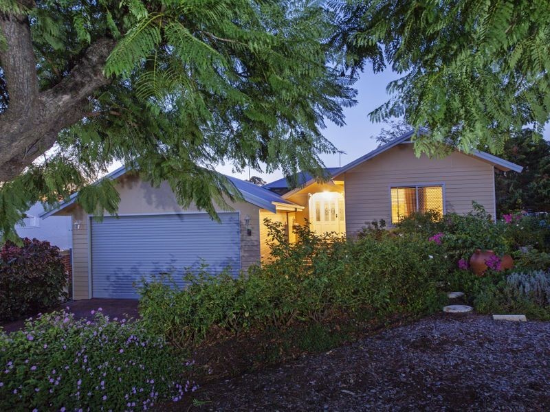 54 Clint Way, Calista WA 6167