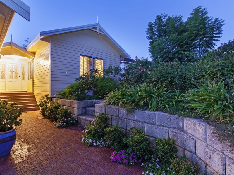 54 Clint Way, Calista WA 6167