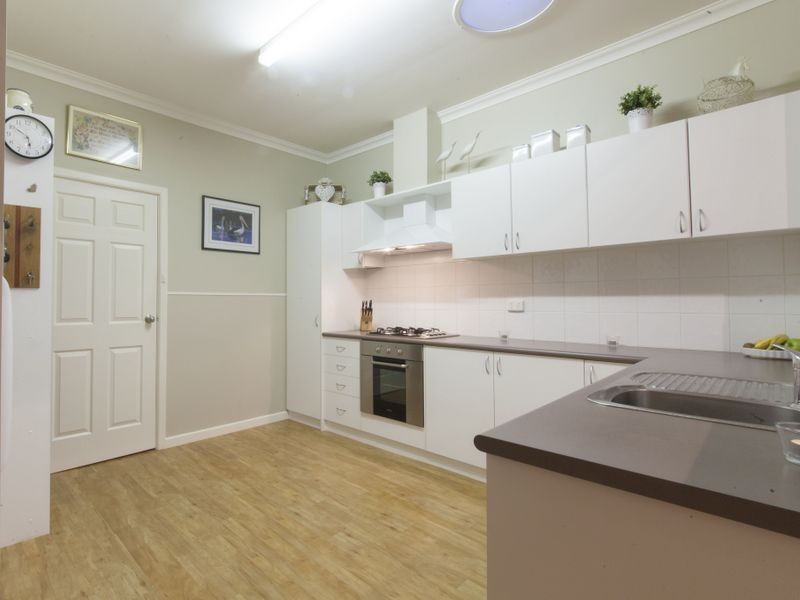 54 Clint Way, Calista WA 6167