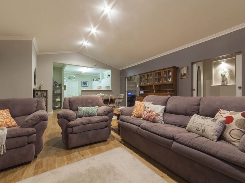 54 Clint Way, Calista WA 6167