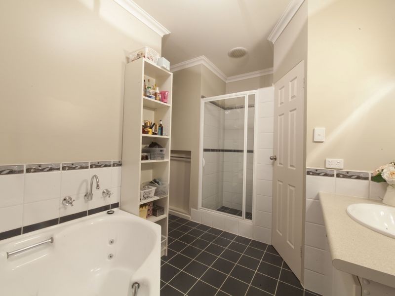 54 Clint Way, Calista WA 6167