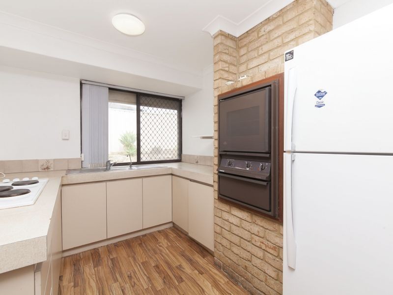 24 Bournan Heights, Parmelia WA 6167