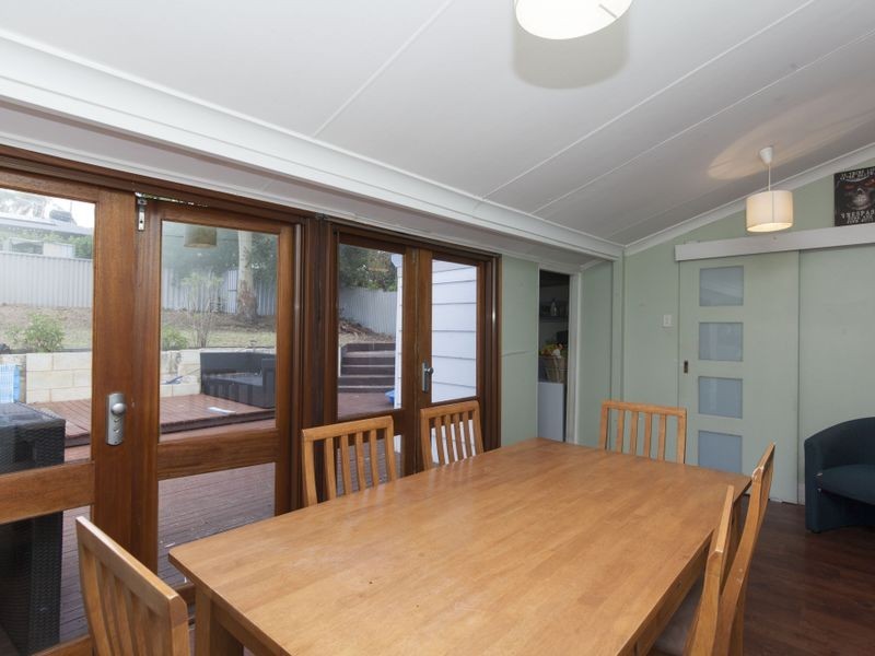 21 Grover Way, Medina WA 6167