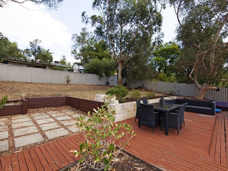 21 Grover Way, Medina WA 6167