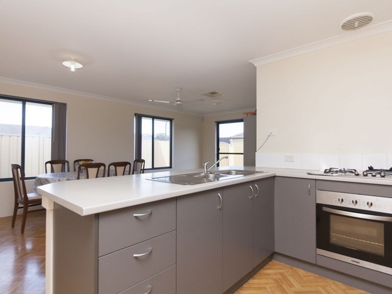 6 Heyford Parade, Bertram WA 6167