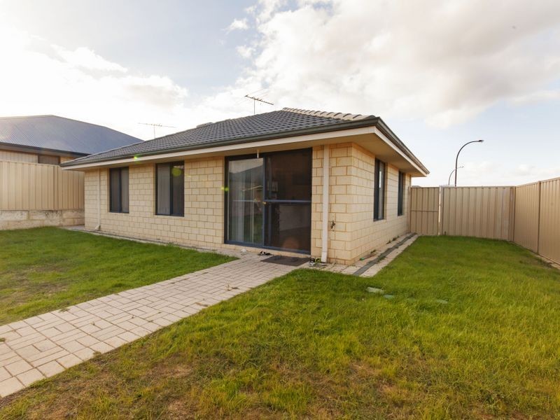 6 Heyford Parade, Bertram WA 6167