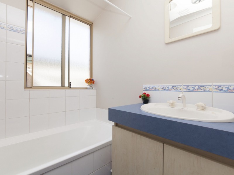 52 McNairn Cross, Leda WA 6170