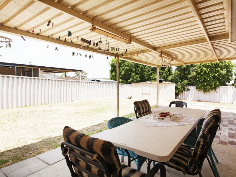 52 McNairn Cross, Leda WA 6170