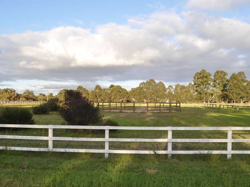 17 Tunney Road, Oldbury WA 6121