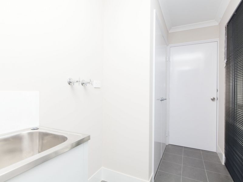 6/21 Hutchins Way, Parmelia WA 6167