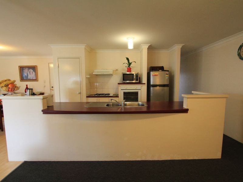 6 Oliver Vista, Bertram WA 6167