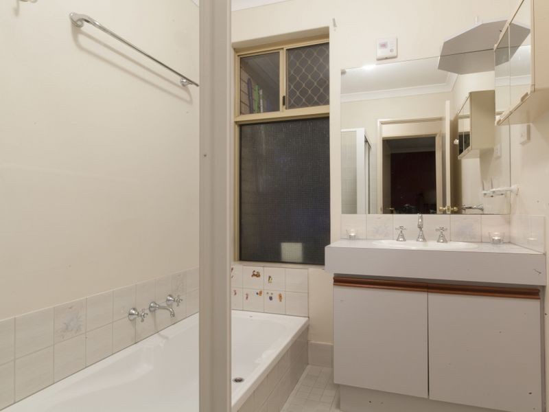 3 Stipling Gardens, Leda WA 6170