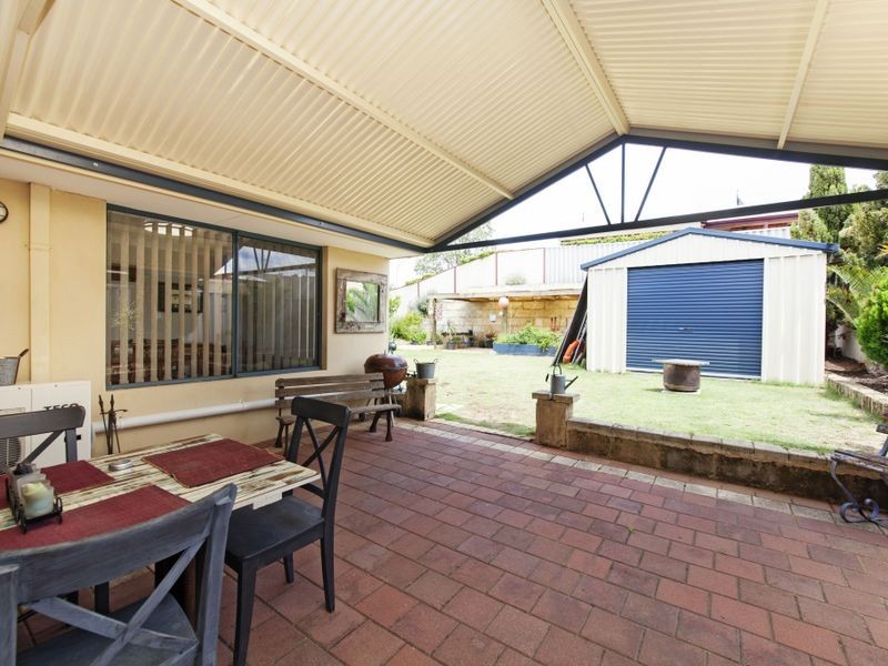 106 Warner Road, Parmelia WA 6167