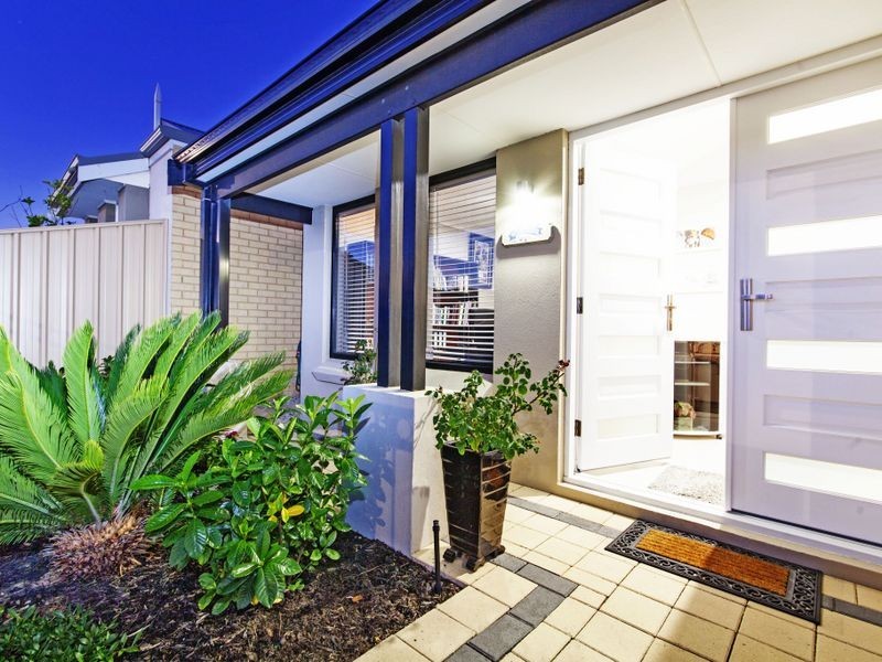 30 Dewsbury Drive, Bertram WA 6167