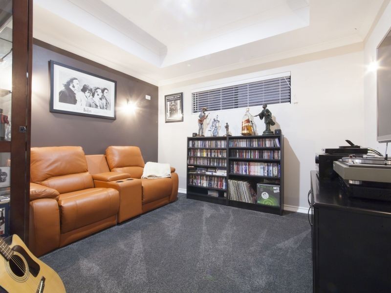 30 Dewsbury Drive, Bertram WA 6167