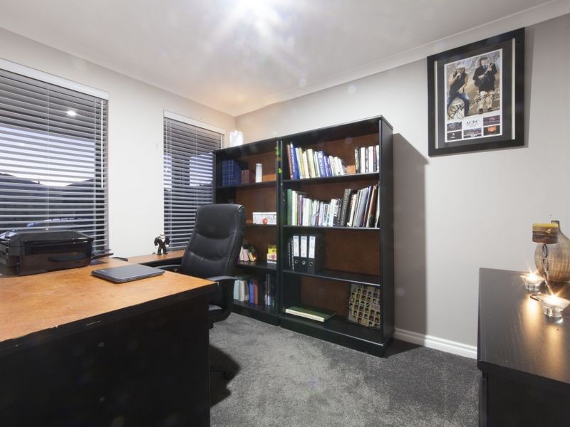 30 Dewsbury Drive, Bertram WA 6167