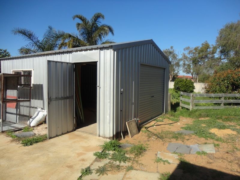 35 Clint Way, Calista WA 6167