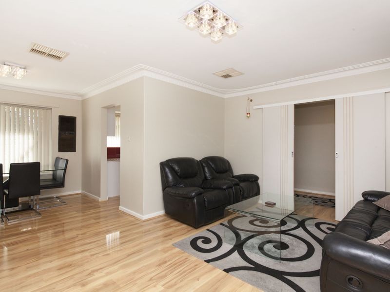 19 Mulligan Way, Orelia WA 6167