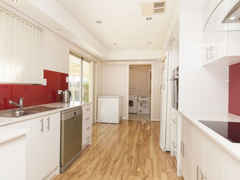 19 Mulligan Way, Orelia WA 6167