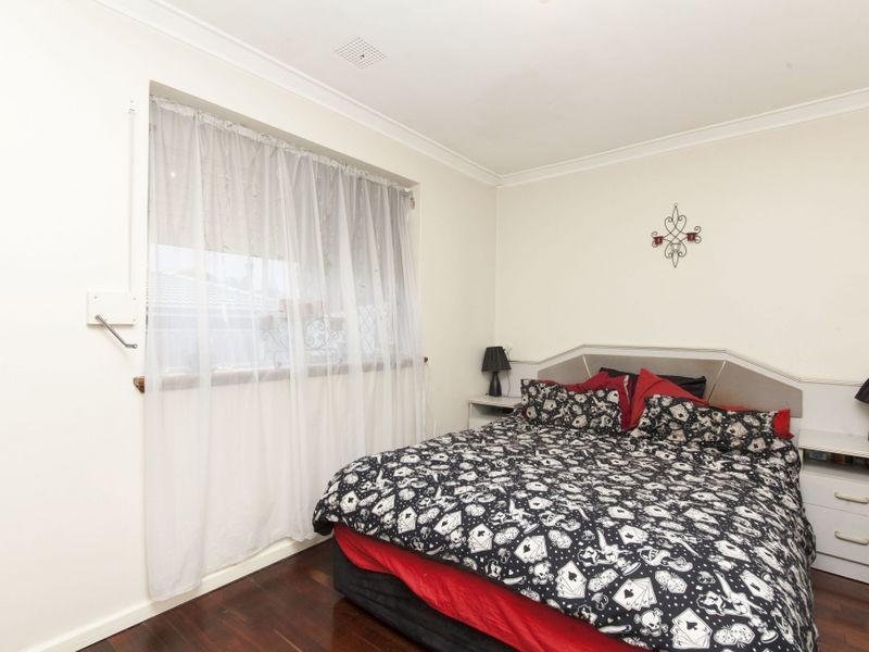 52 Littlemore Road, Orelia WA 6167