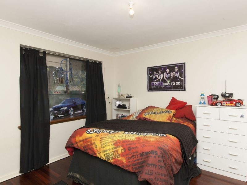 52 Littlemore Road, Orelia WA 6167