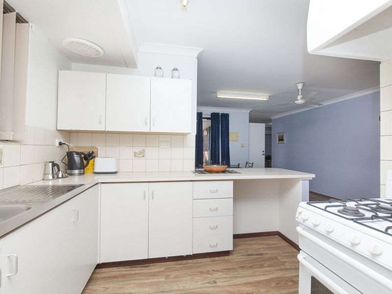 5 Bolton Way, Orelia WA 6167